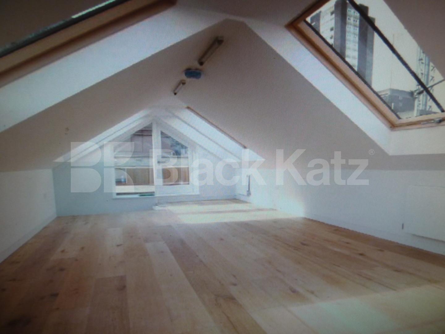 			NEW INSTRUCTION, 3 Bedroom, 1 bath, 1 reception Penthouse			 Middlesex Street , SPITALFIELDS